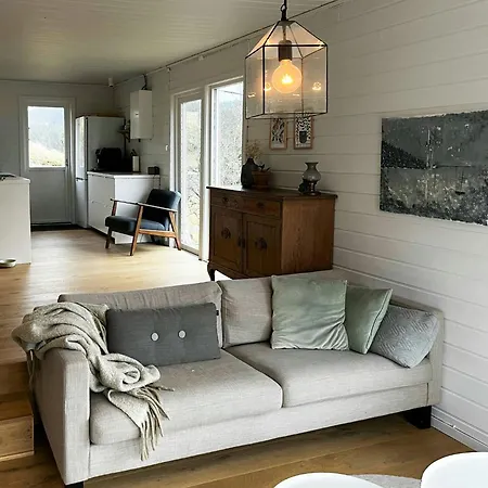 Scenic Family Cabin In Hundvin * Lindås