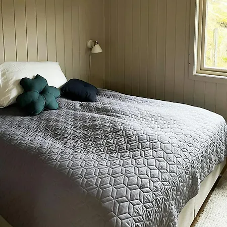 度假居 Scenic Family Cabin In Hundvin *